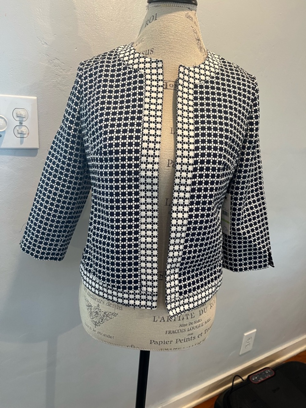 Laundry Shelly Segal Jacket Size 4 NWT